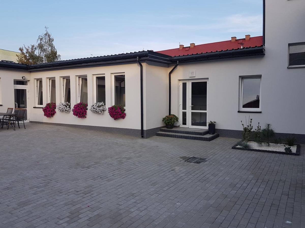 Arkadia Hostel Mlawa Bagian luar foto